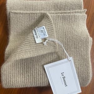 Le Bonnet Scarf Sand NWT Unisex